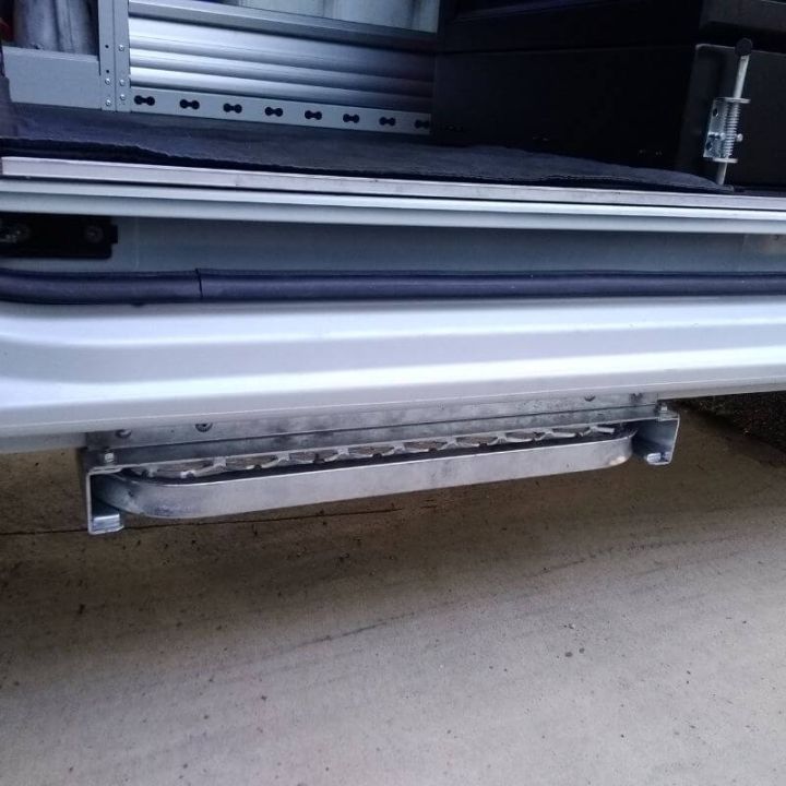 Marchepied latéral rétractable - Peugeot Boxer 2006+ - fermé