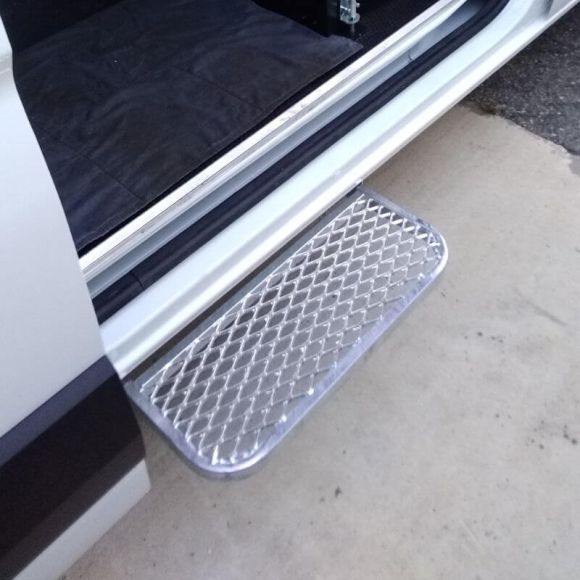 Marchepied latéral rétractable - Mercedes Sprinter III 2018+ - ouvert Marchepied latéral rétractable - Mercedes Sprinter III 2018+ - ouvert