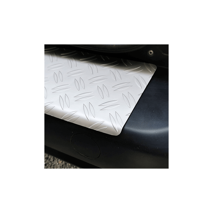 Seuil de coffre aluminium Volkswagen T7 2025+ - monté sur véhicule