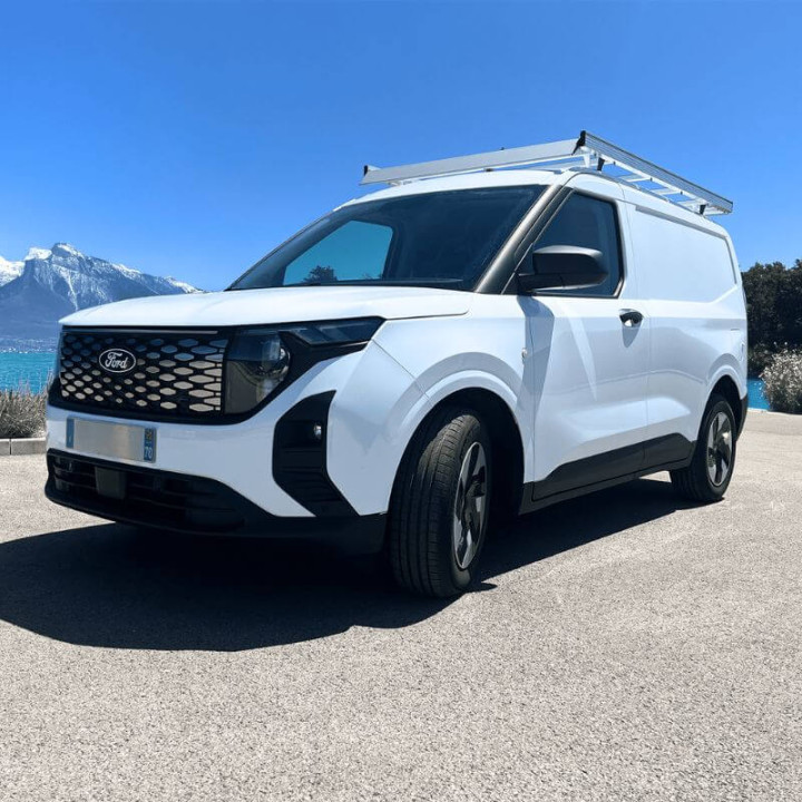 Galerie aluminium pour Ford Courier 2024+. Galerie plate idéale pour parkings