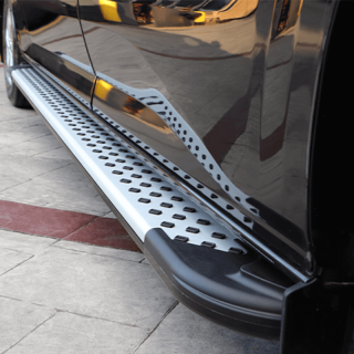 Marchepied latéral fixe gris – Vue de côté du profil aluminium - Ford Custom 2023+ Marchepied latéral fixe gris – Vue de côté du profil aluminium - Ford Custom 2023+