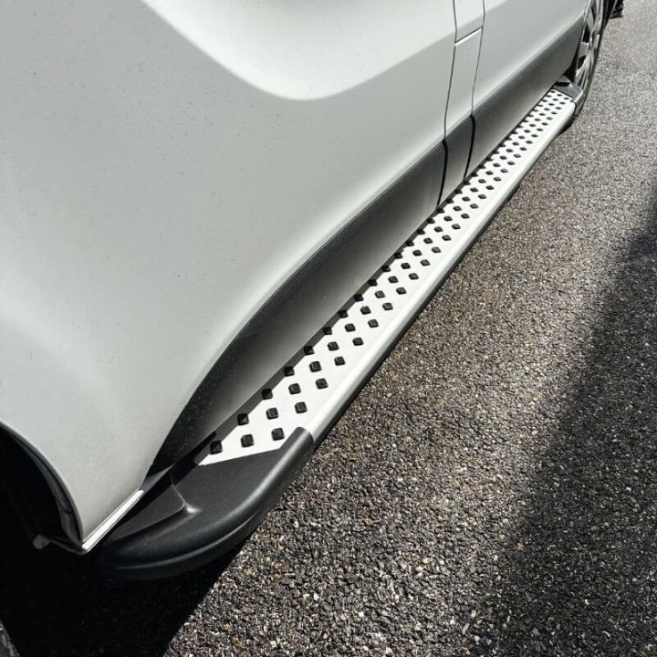 Marchepied latéral fixe, revêtement aluminium noir pour Renault Master 2010-2024