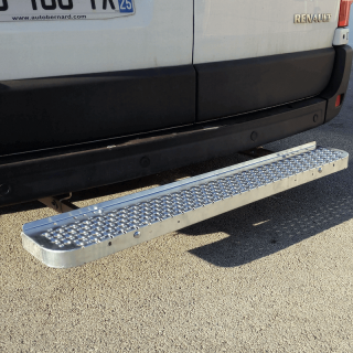 Marchepied arrière pour Ford Transit sans attelage. Marchepied arrière pour Ford Transit sans attelage.